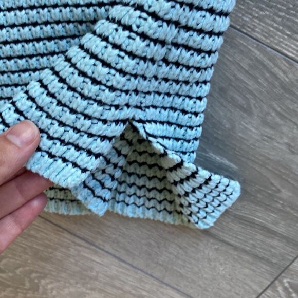 Cute Vera Modo Crop Sweater - Picture 3 of 6